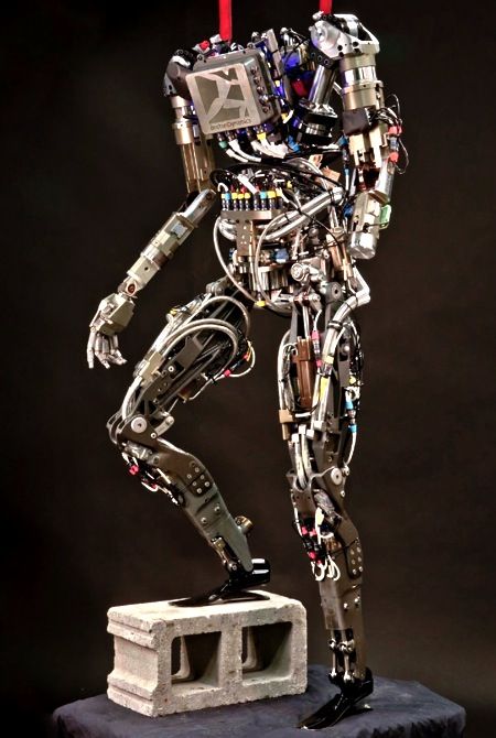 I AM ATLAS!